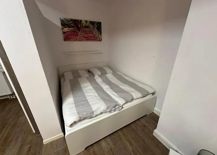 In Uni-naehe דירה *