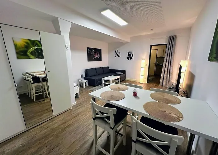 In Uni-naehe * ליבק